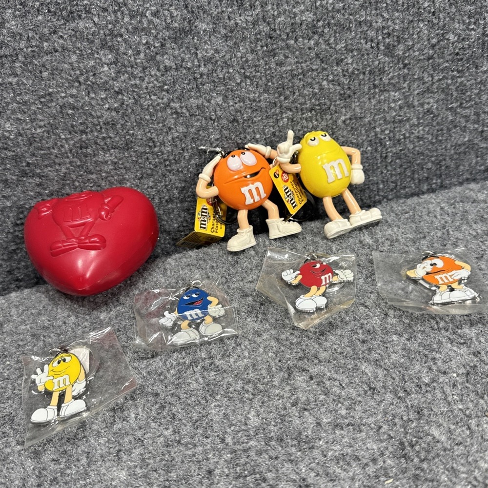M & M‎ Keychain Lot Heart Case Flashlights